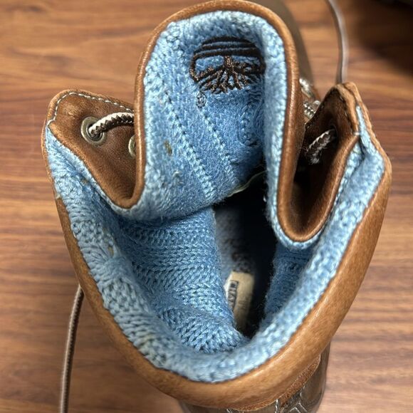 Timberland Woman’s Roll Top Dark Brown Boot With Blue Lining & Stitching. Size 7 - Picture 8 of 9